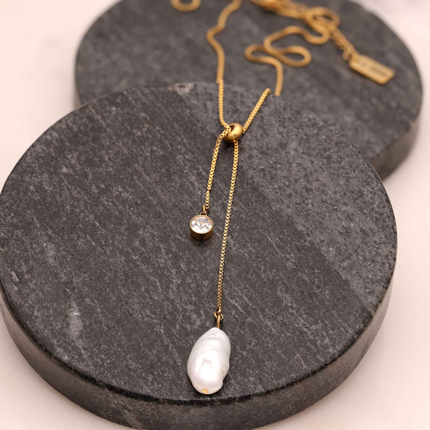 Pendal Pearl Necklace