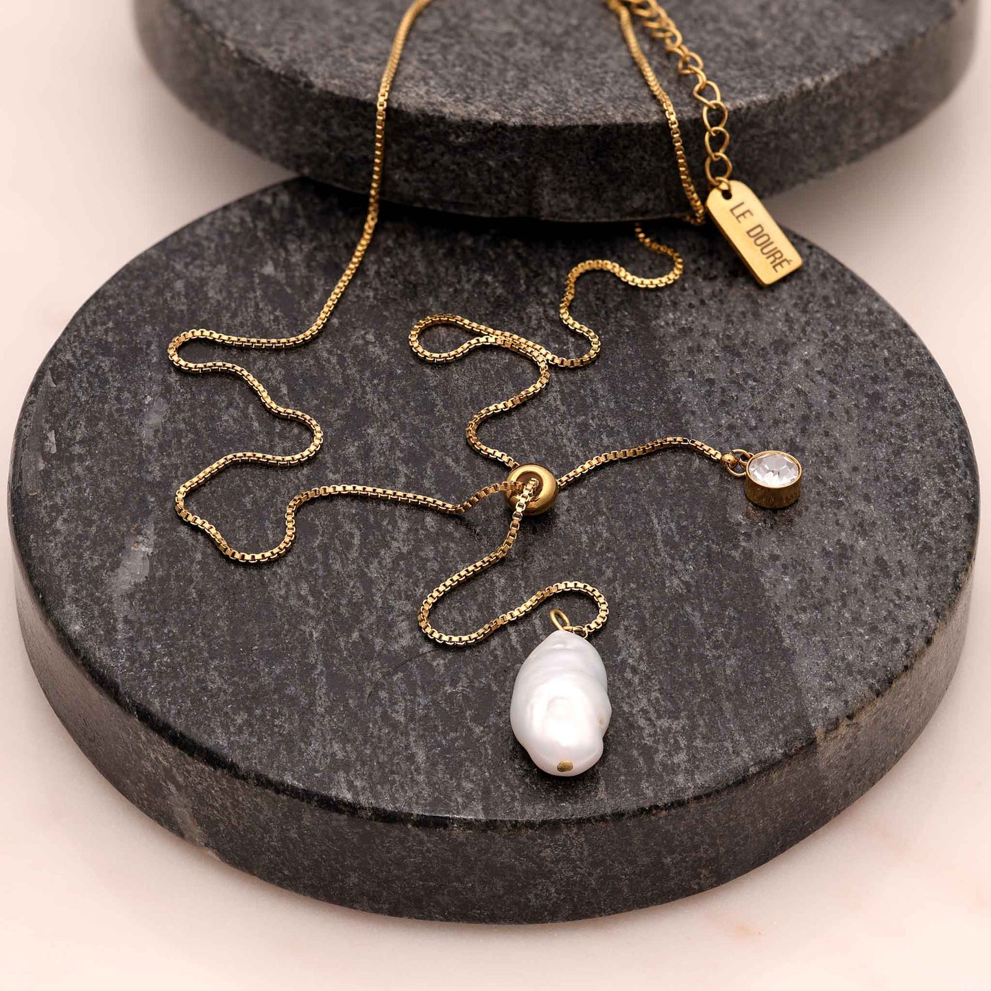 Pendal Pearl Necklace