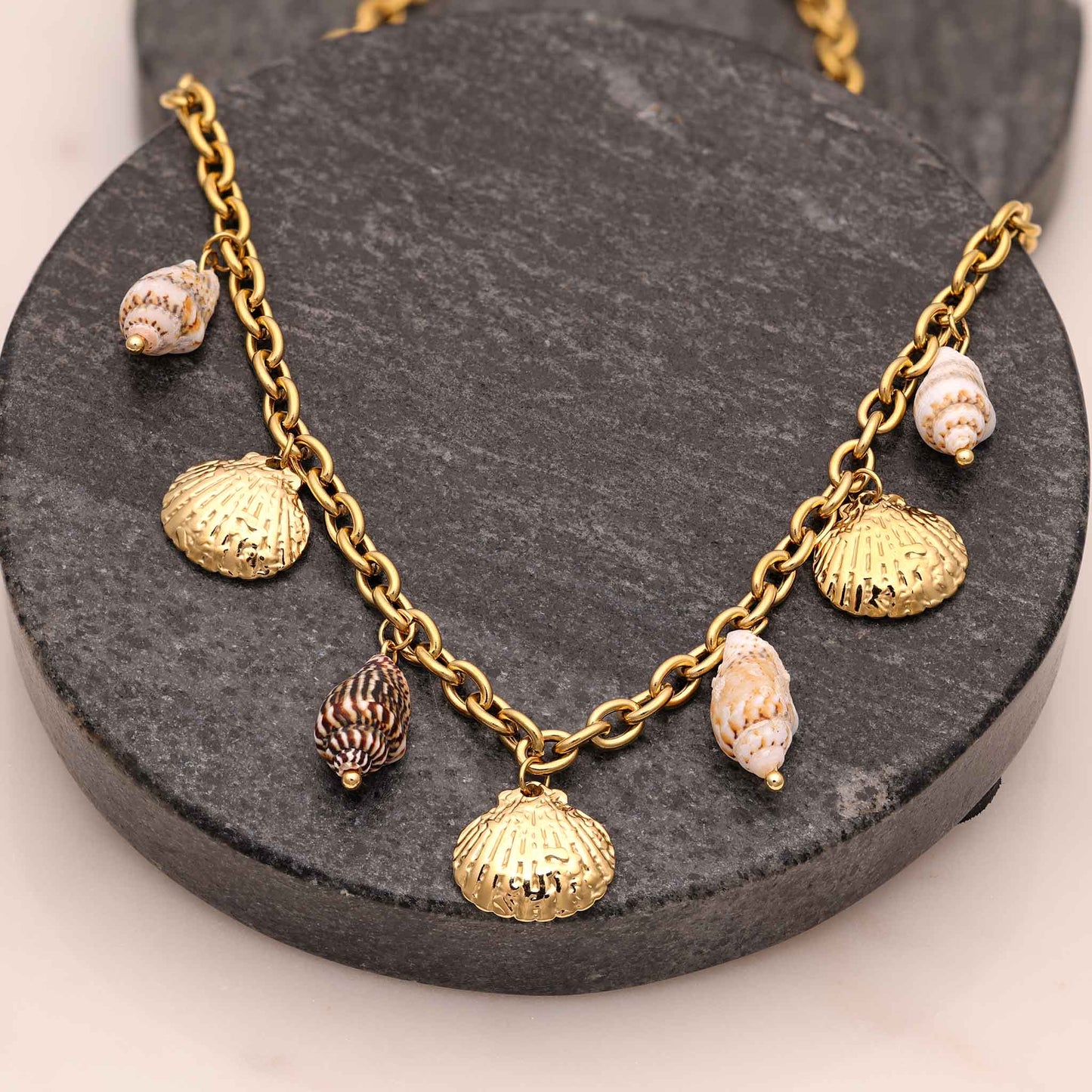 illa Necklace